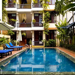  Villa Riverside Oasis